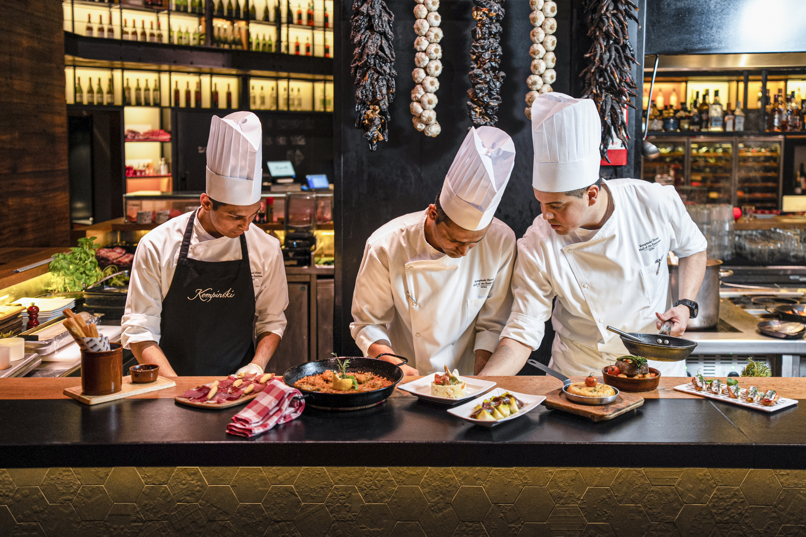 Salero_Chef2_High Res_36304 (1).jpg