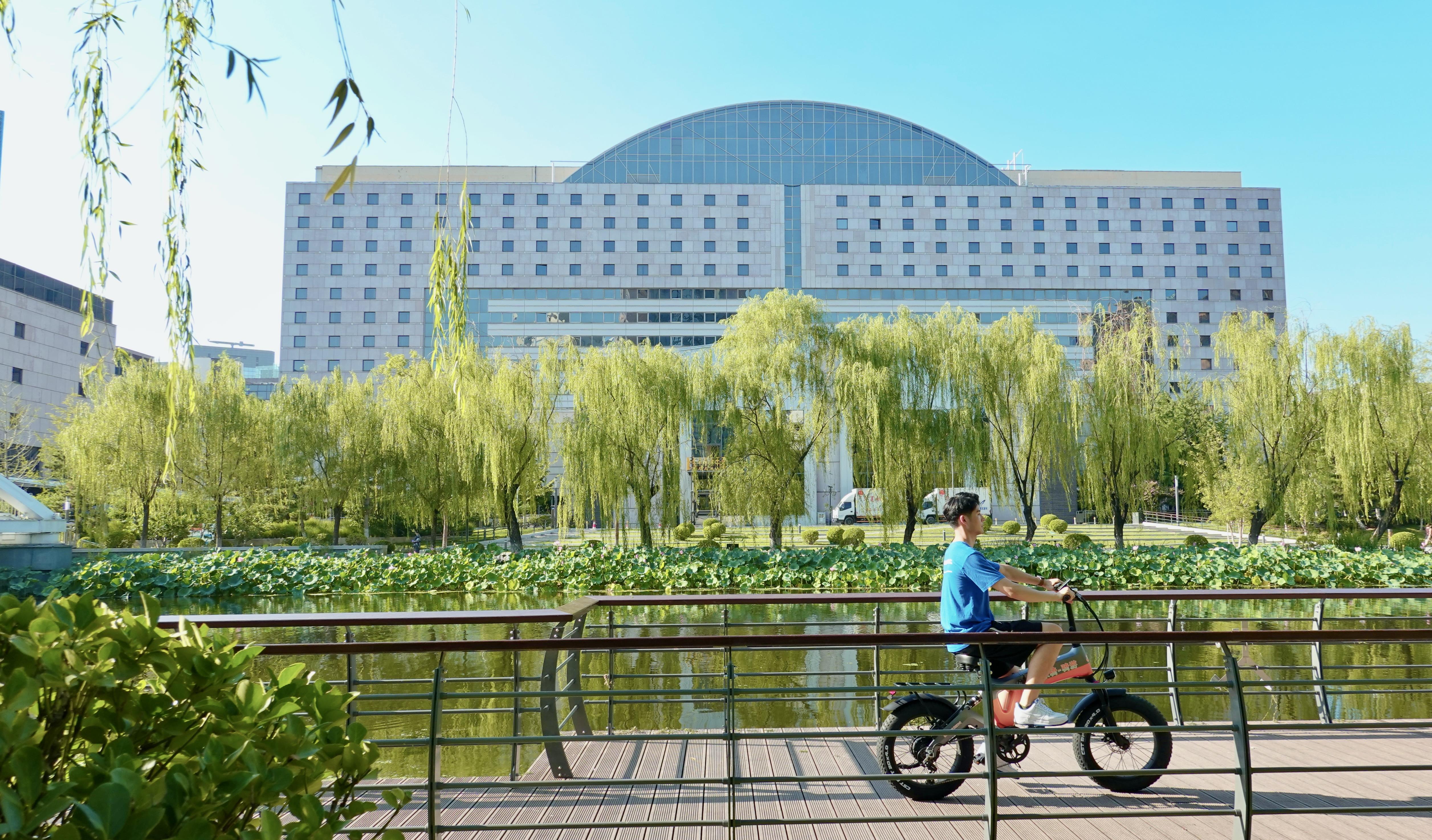Kempinski Hotel Beijing Yansha Center - 当地景点