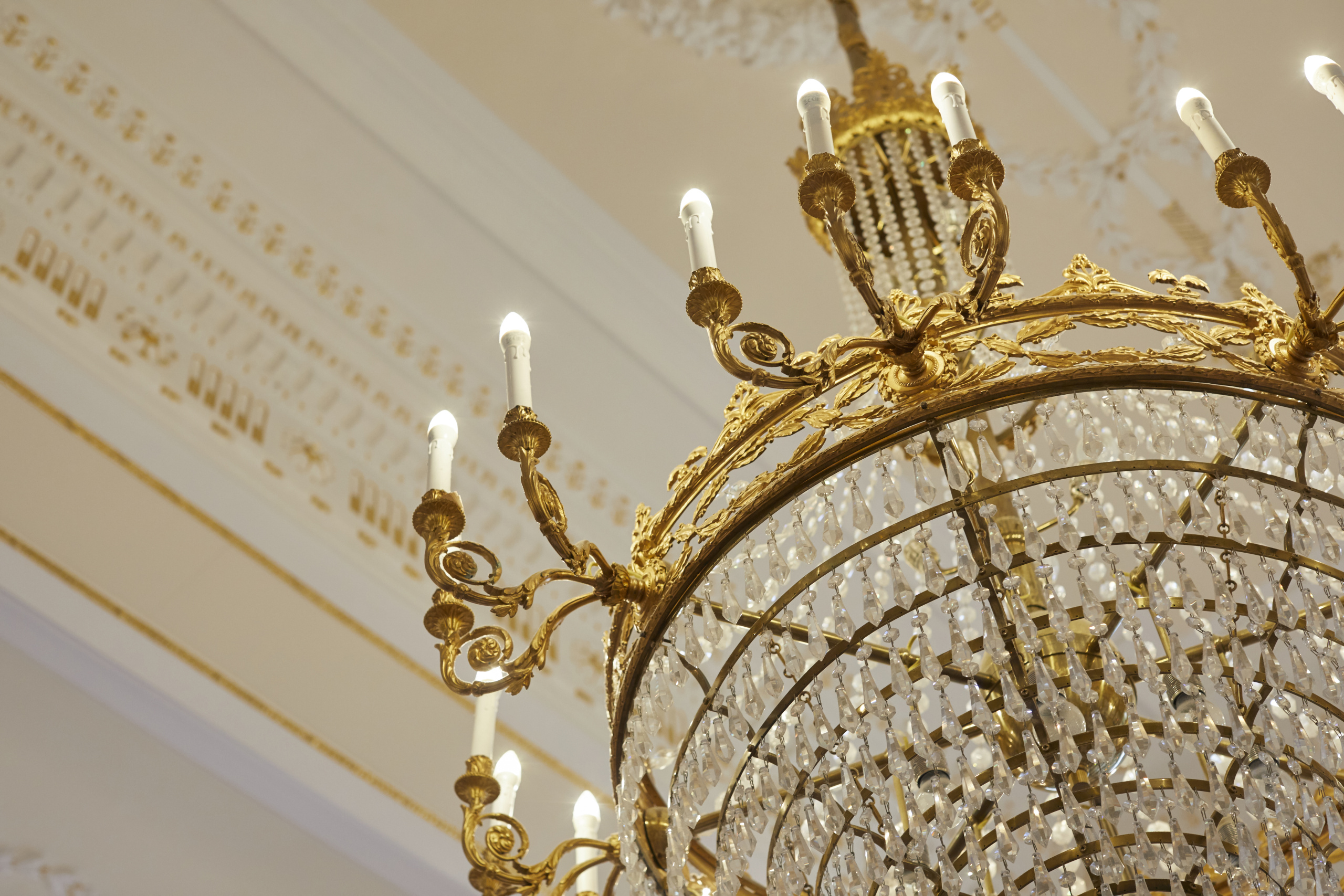 POW1_Crystal Hall chandelier_2021_High Res_19751.jpg