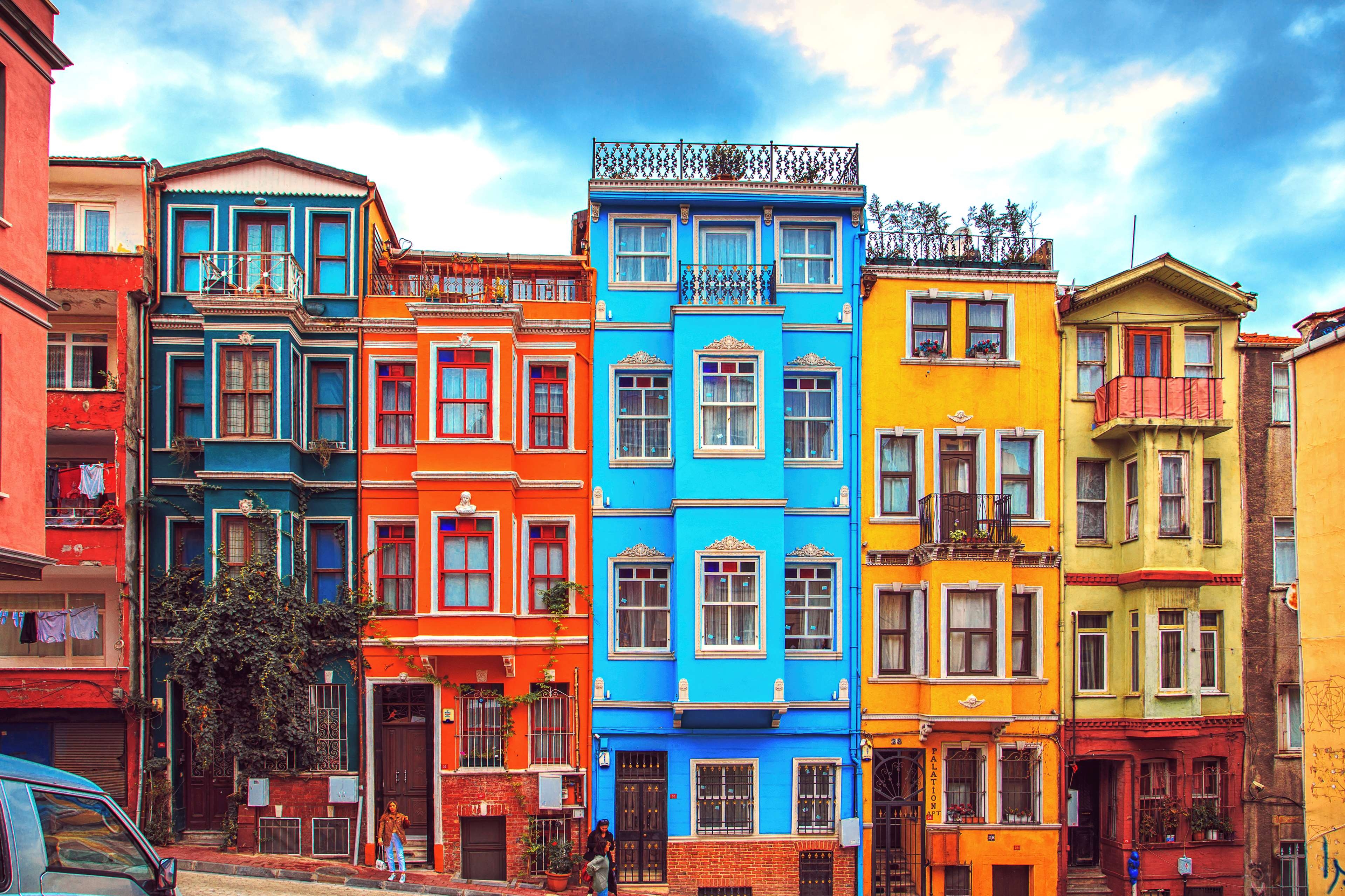 Colorful houses. Район Балат в Стамбуле. Фенер и Балат Стамбул. Квартал Балат в Стамбуле. Район Фенера в Стамбуле цветные домики.